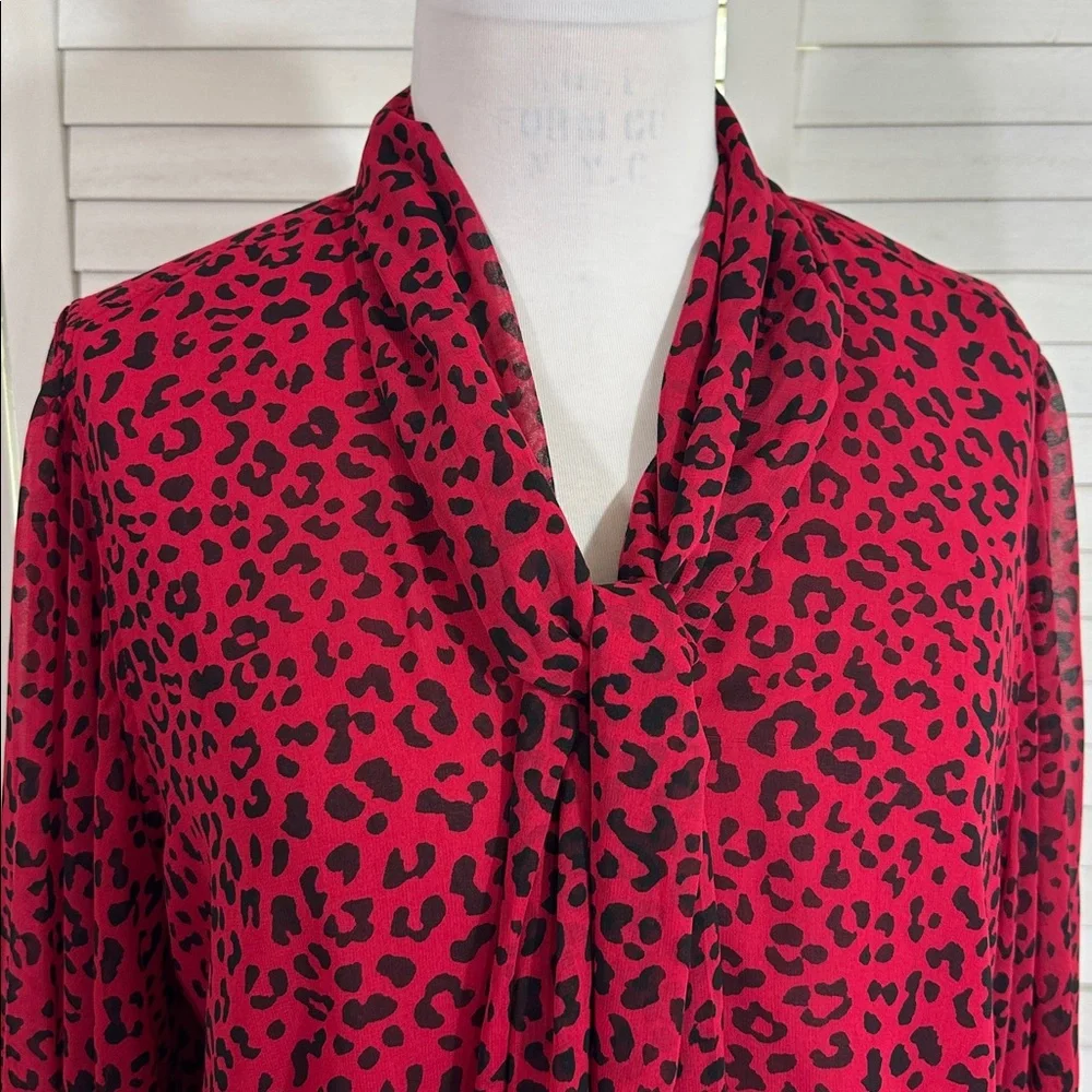 Chico’s Red Leopard Tie-Neck Blouse Size 3 (16) XL - Picture 4 of 16